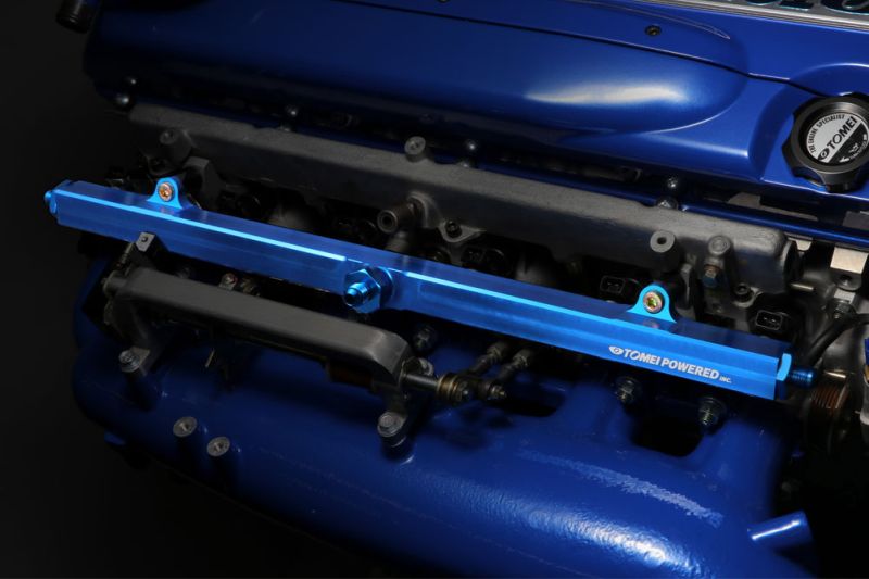 TOMEI RB26DETT Fuel Delivery Pipe (Blue) fitted